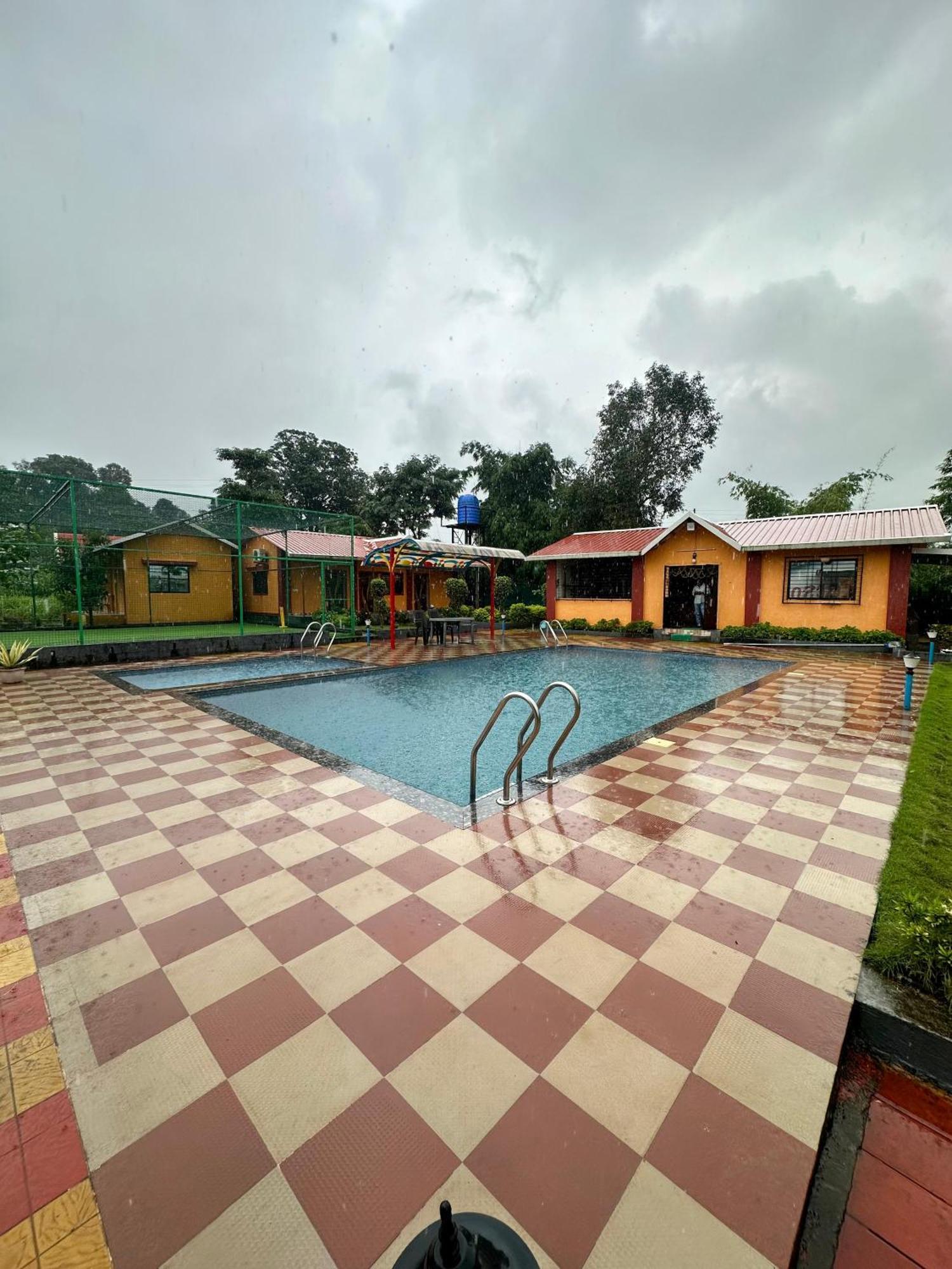 Karjat Ap Resort Екстериор снимка