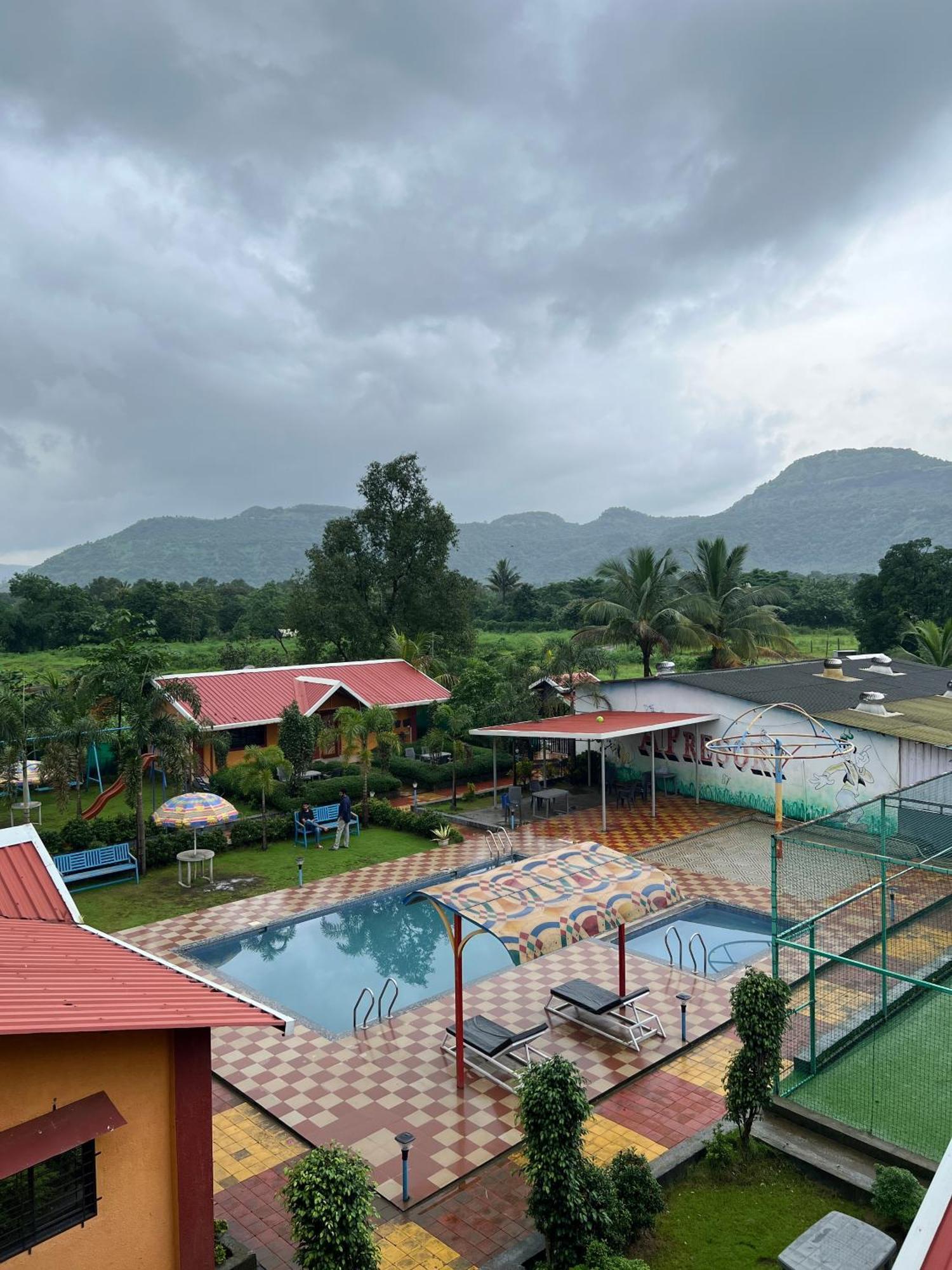 Karjat Ap Resort Екстериор снимка